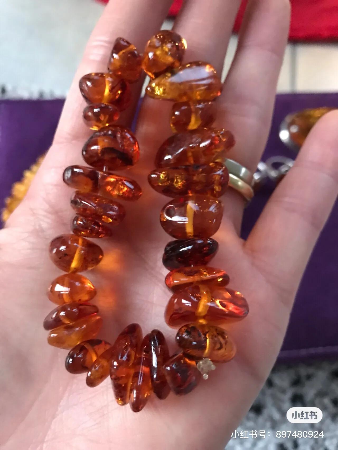 英国古董店的遇见—-怎样辨别真假琥珀蜜蜡