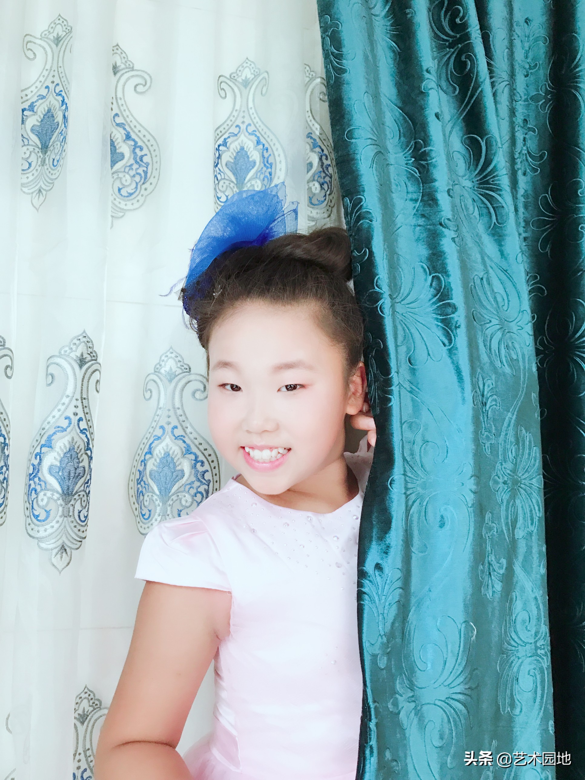 演员萨日娜年轻照片,萨日娜歌曲完整版