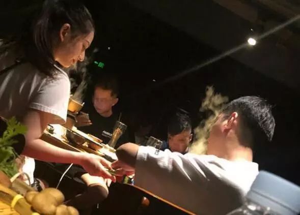 为什么王思聪可以找那么多女朋友,王思聪被问起找女友找什么样的