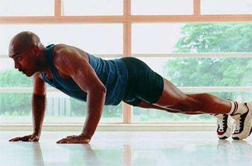 胸肌是怎么练出来的,胸肌的训练方法在家怎么练胸肌