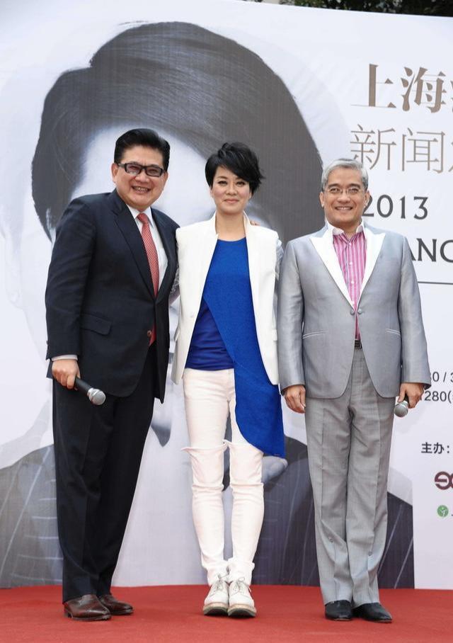 毛阿敏白衬衫造型好惊艳,毛阿敏改变自己