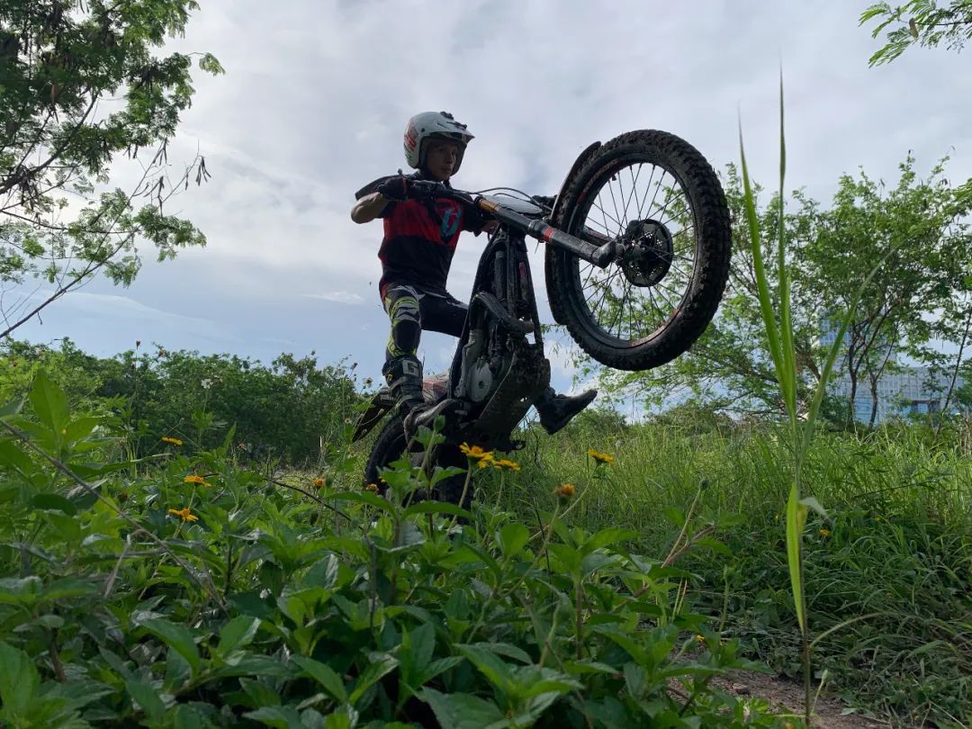 骑越野摩托对身体的好处,摩托越野车乐趣
