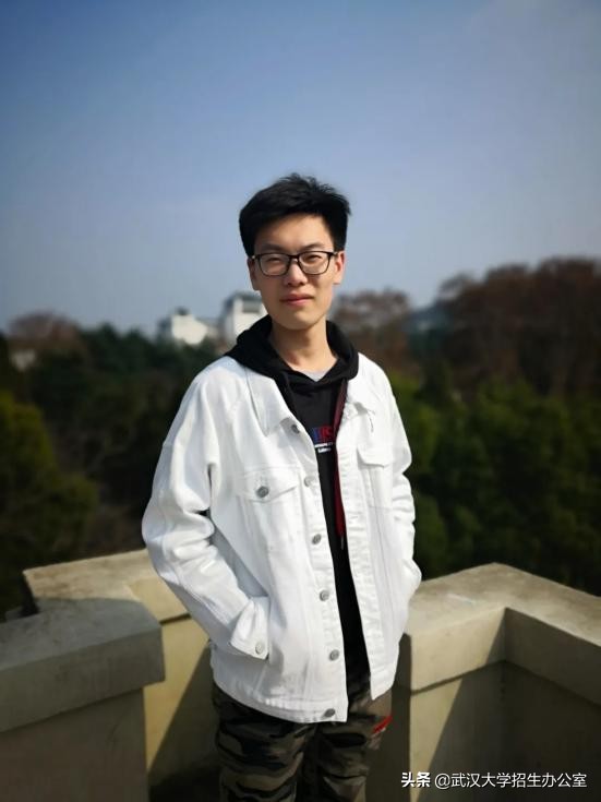 武汉学霸保研8人,开挂学霸