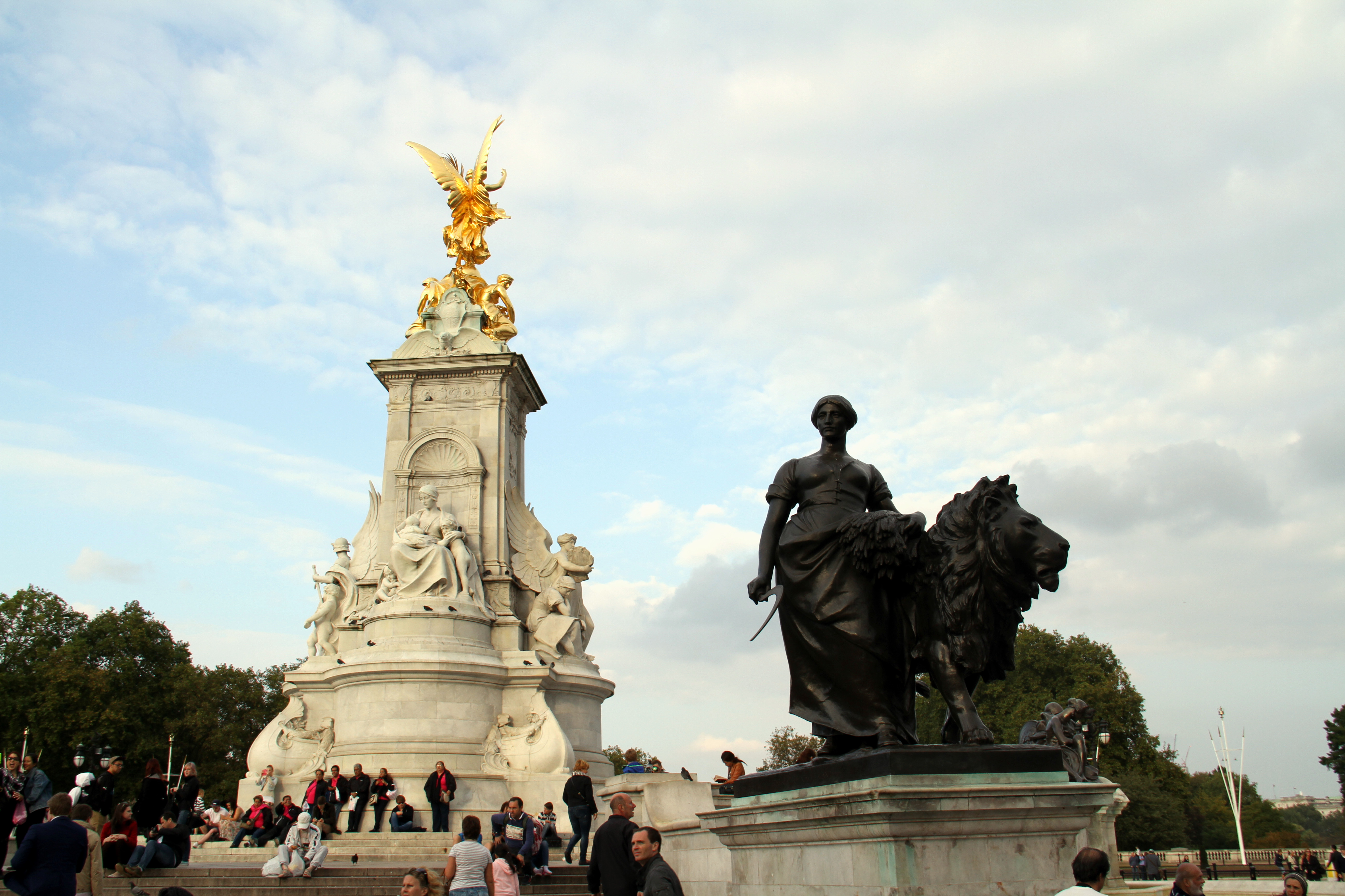 英国真正的白金汉宫,英国王室白金汉宫门口