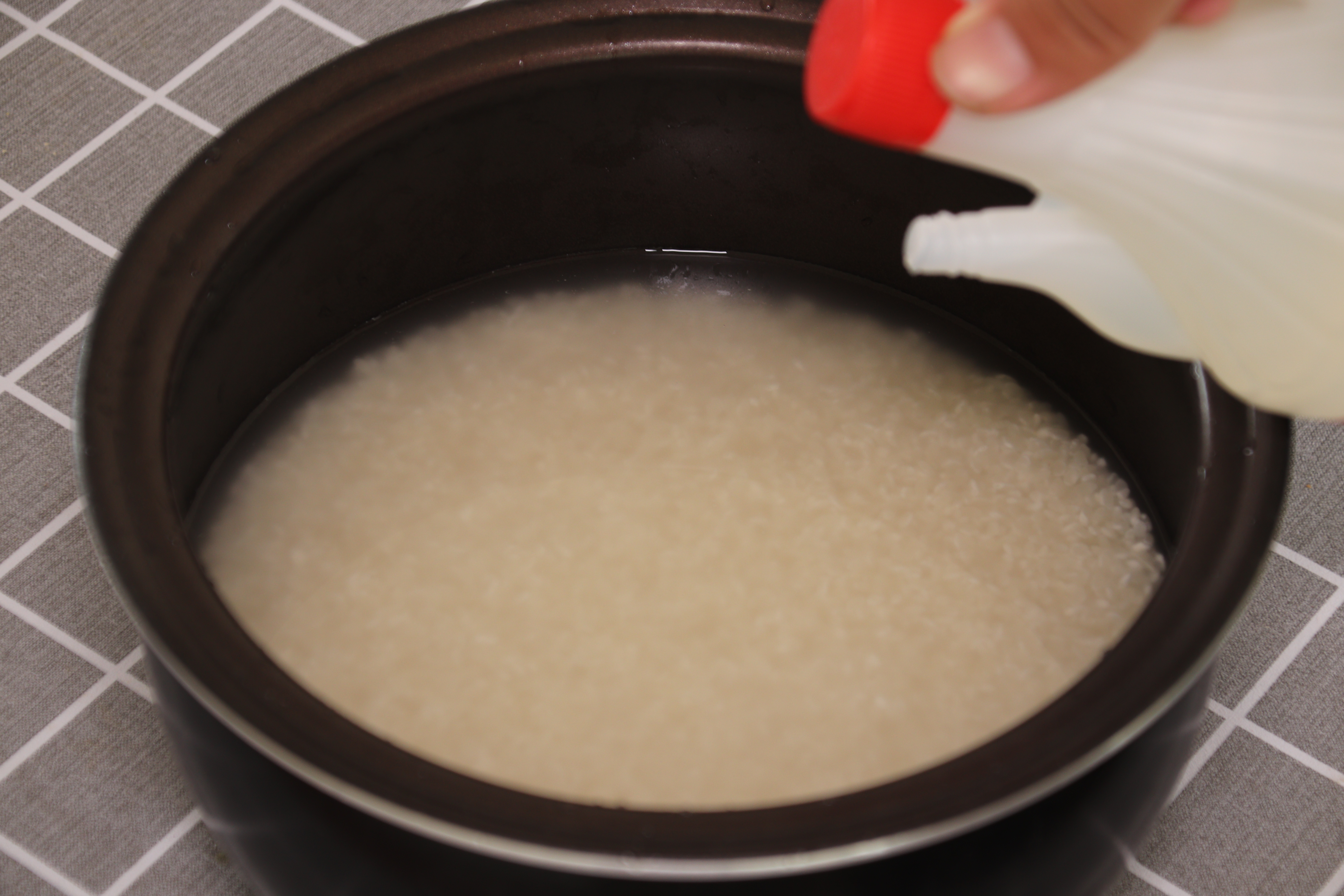 蒸米饭用肉和菜怎样好吃,热水蒸米饭一般多久能熟