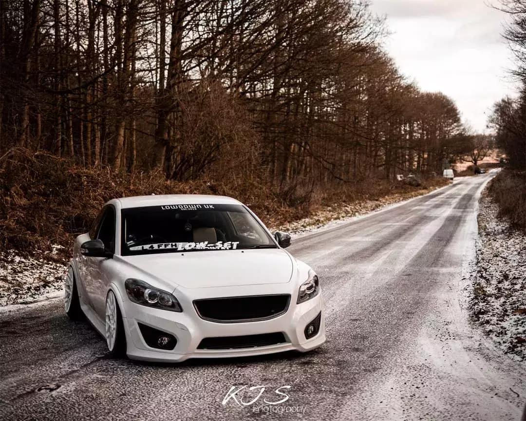 沃尔沃曾经最便宜又独特的双门车C30,没想到竟改装出如此姿态