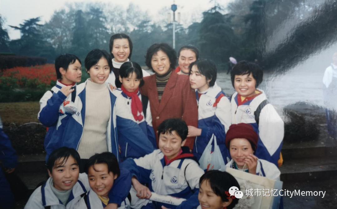 地质学校和地质小学,地质中学留学生