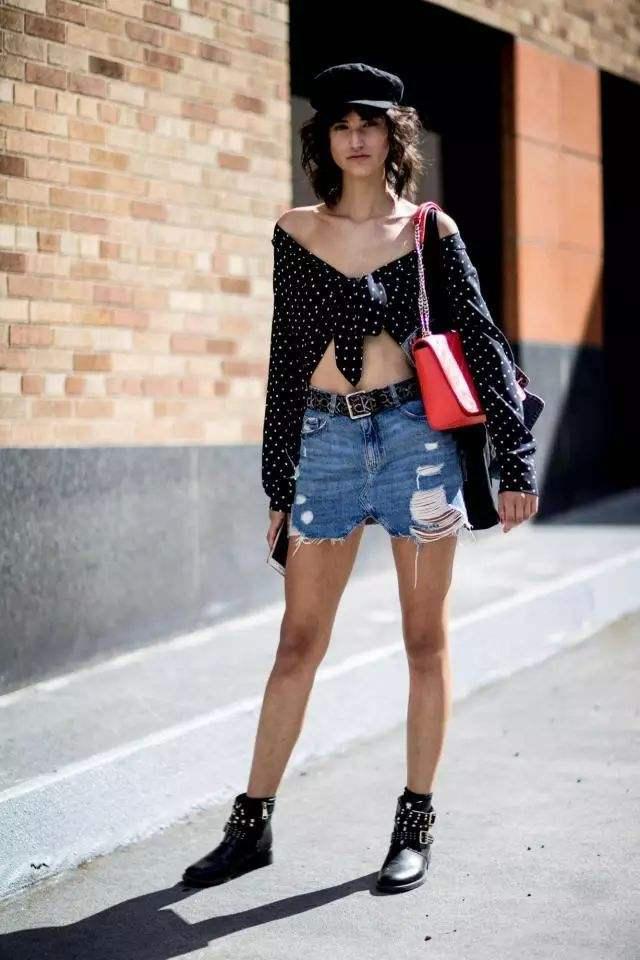 “三角妹”掌握扬长避短法,取舍上下身的优劣势,轻松穿出法式风