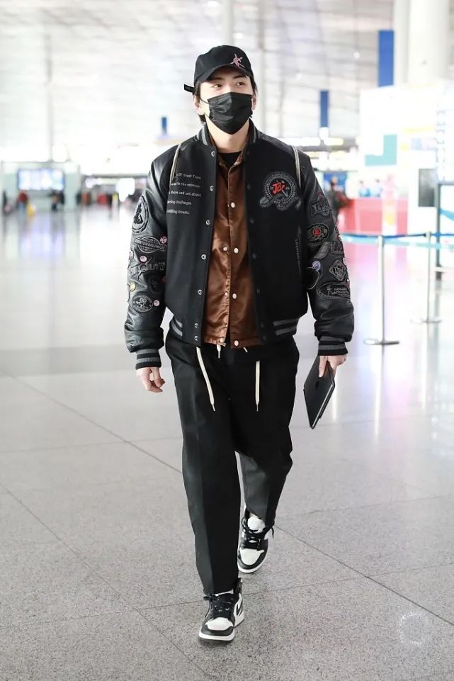 鐜嬪ぇ闄哸j1澶瑰厠,妫掔悆鏈嶆惌閰峚j1鏈夊濂界湅