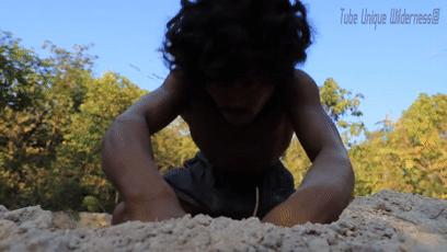 木棍怎么挖出泳池,一根棍子挖出一个游泳池