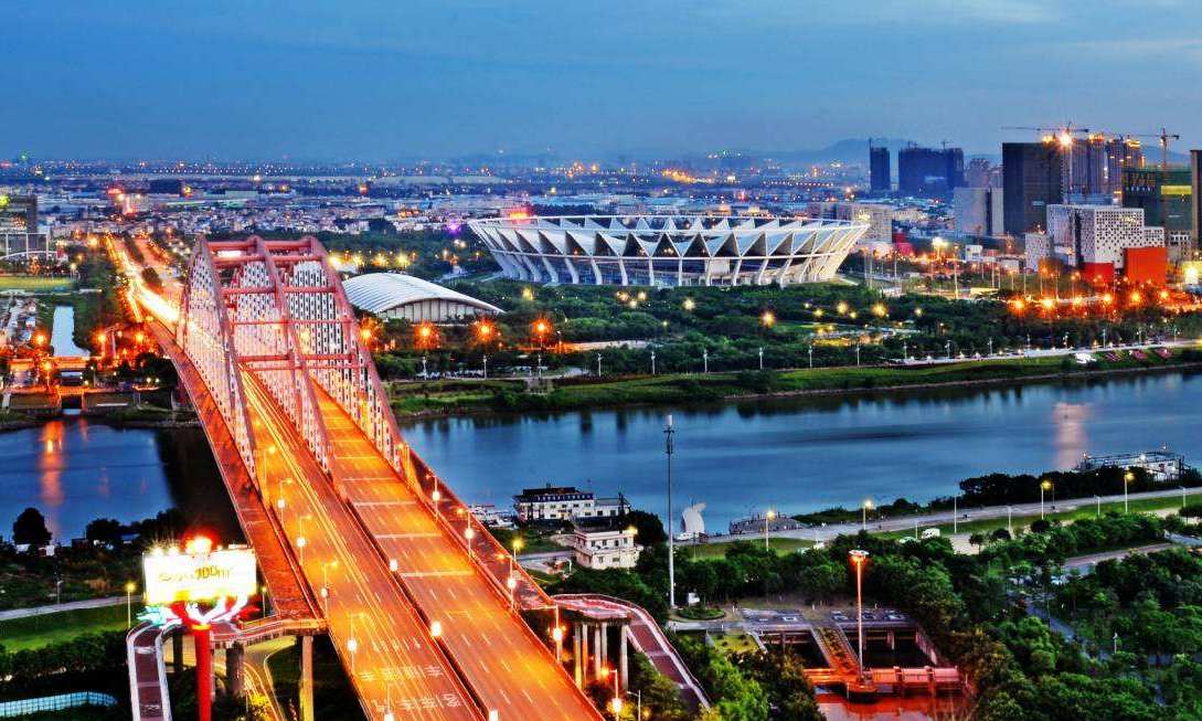 经济破万亿的城市,经济总量破万亿