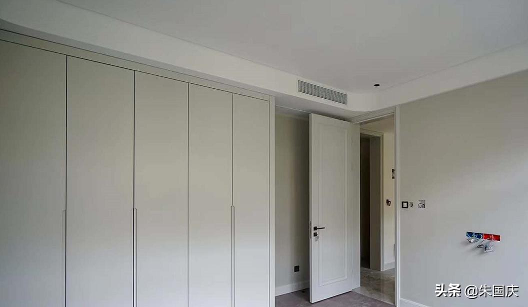 大金空调e-max系列4匹中央空调,空调挂机和中央空调怎么选