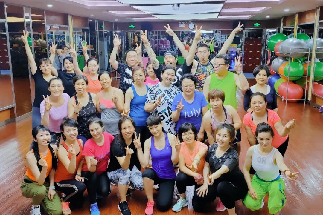 教练向刘国梁汇报工作,向泉教练