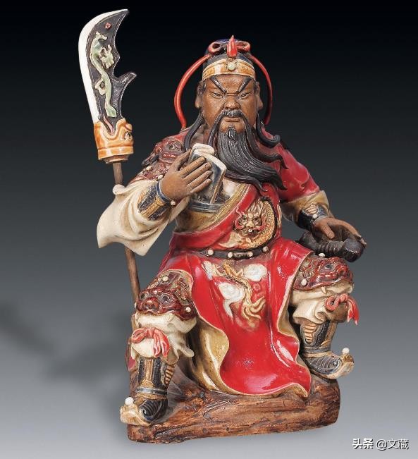 我能模仿所有宋瓷的“脸”，也有自己独特的“面”，我是石湾窑