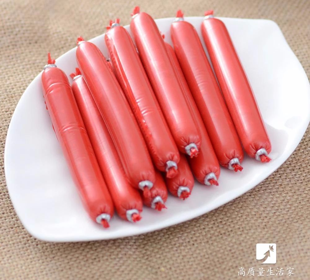 原来火腿肠的金属环下有个“小机关”，轻轻一拉，3秒剥一根！