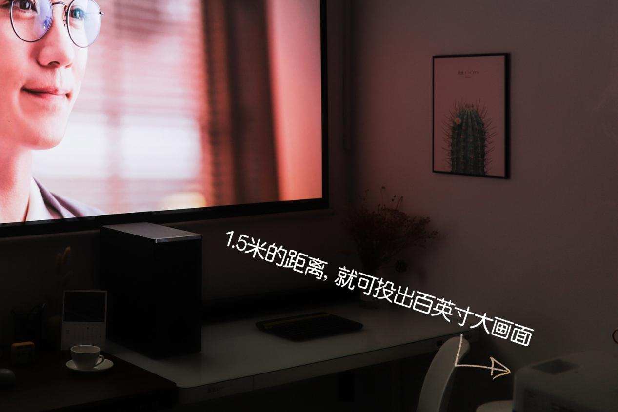 明基适合白天的投影仪选哪款,千万别买300的投影机