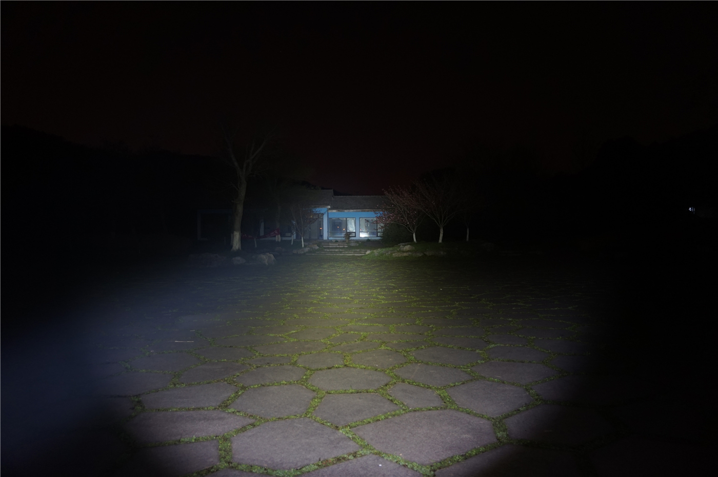 和纳丽德p80差不多的手电,手电王纳丽德p80夜间评测