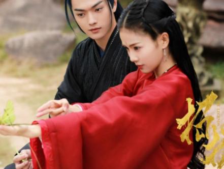 许凯新剧路透照曝光二人甜蜜,许凯新剧身份