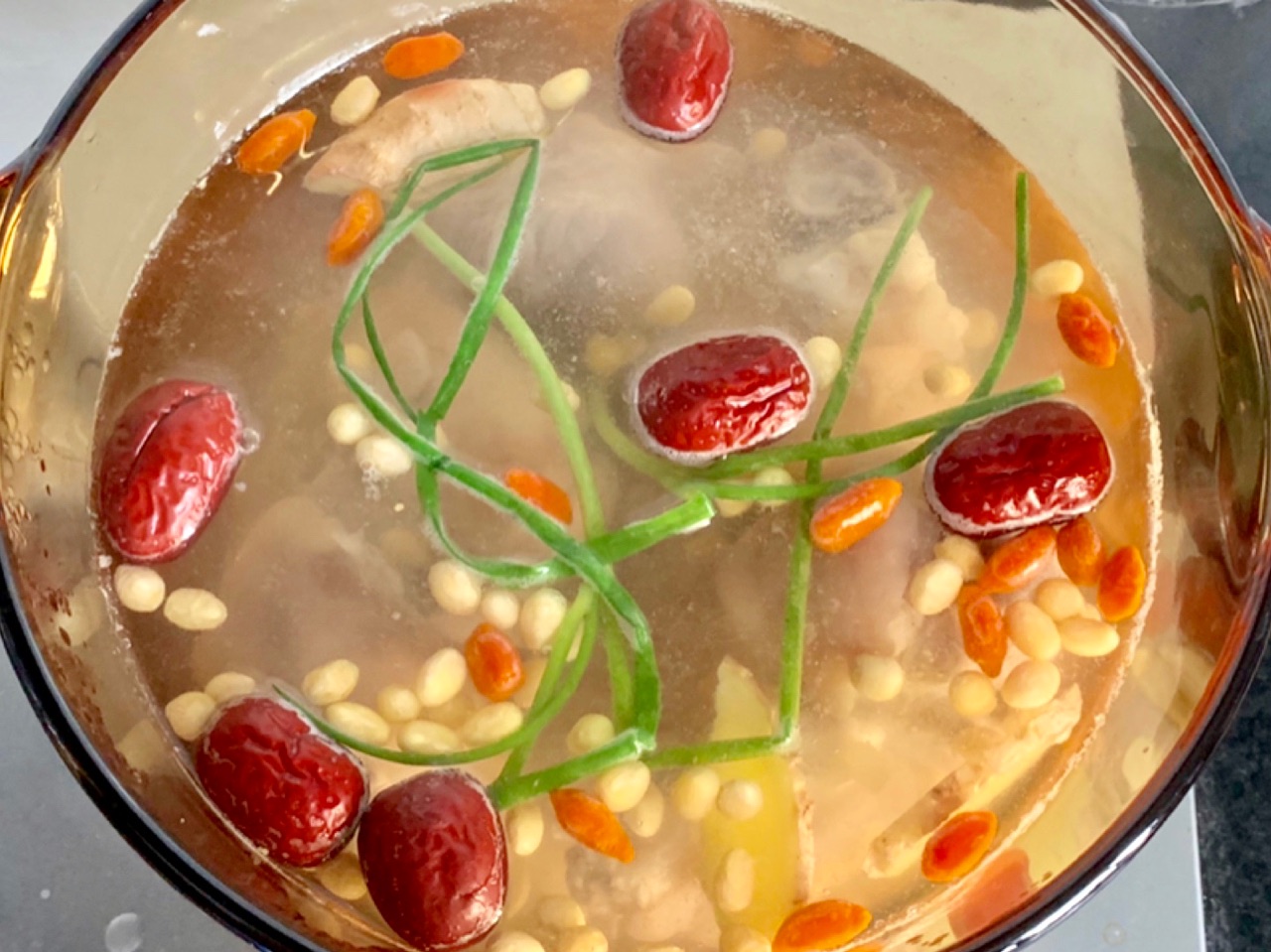 黄豆炖猪蹄清汤咸了又加了水,黄豆炖猪蹄酸甜味