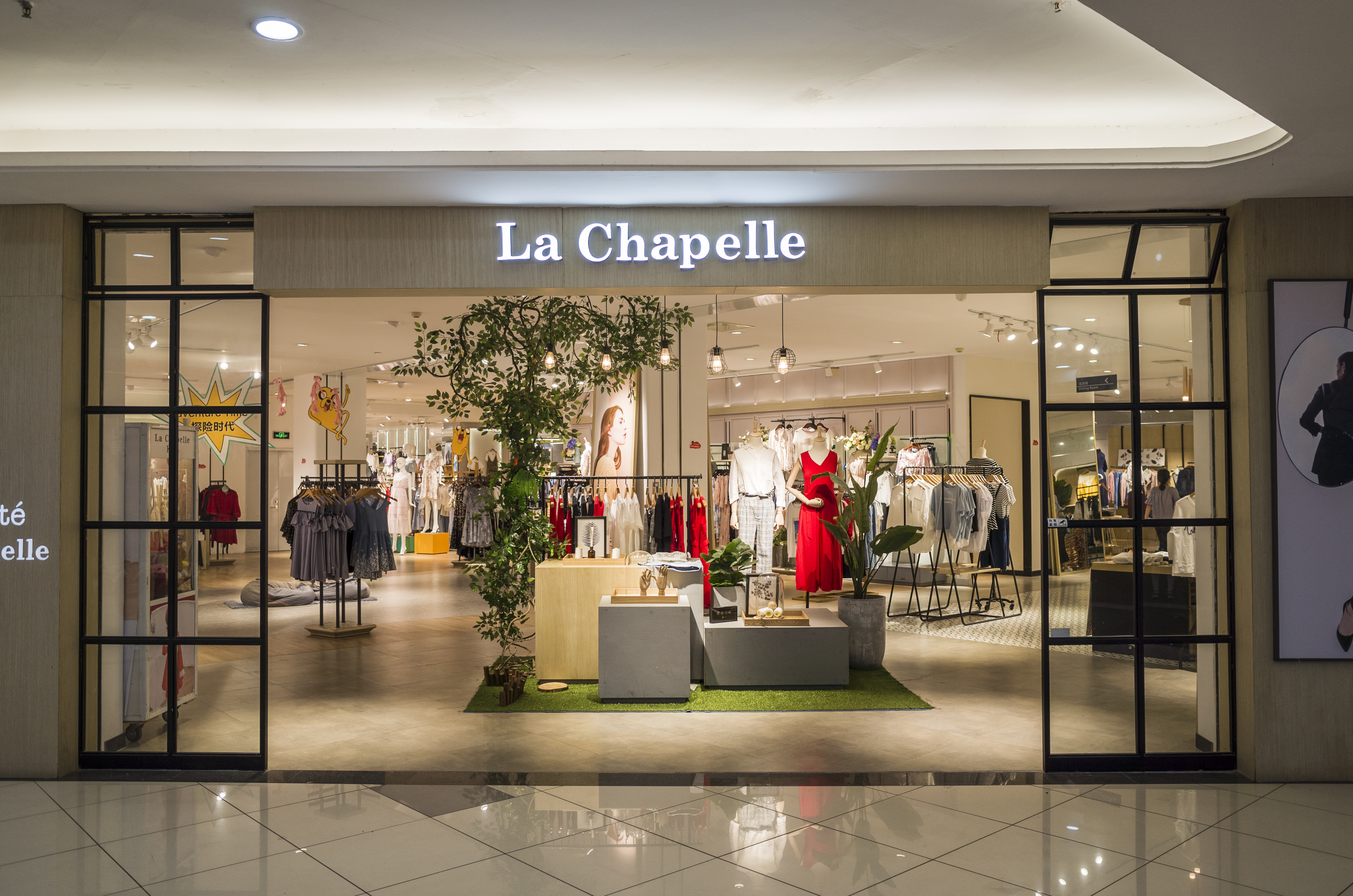 巨亏6亿关店,zara宣布关店千余家