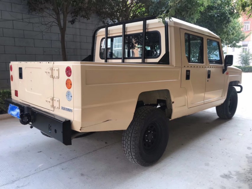 国产汽车悍马,沙漠版北汽勇士皮卡车