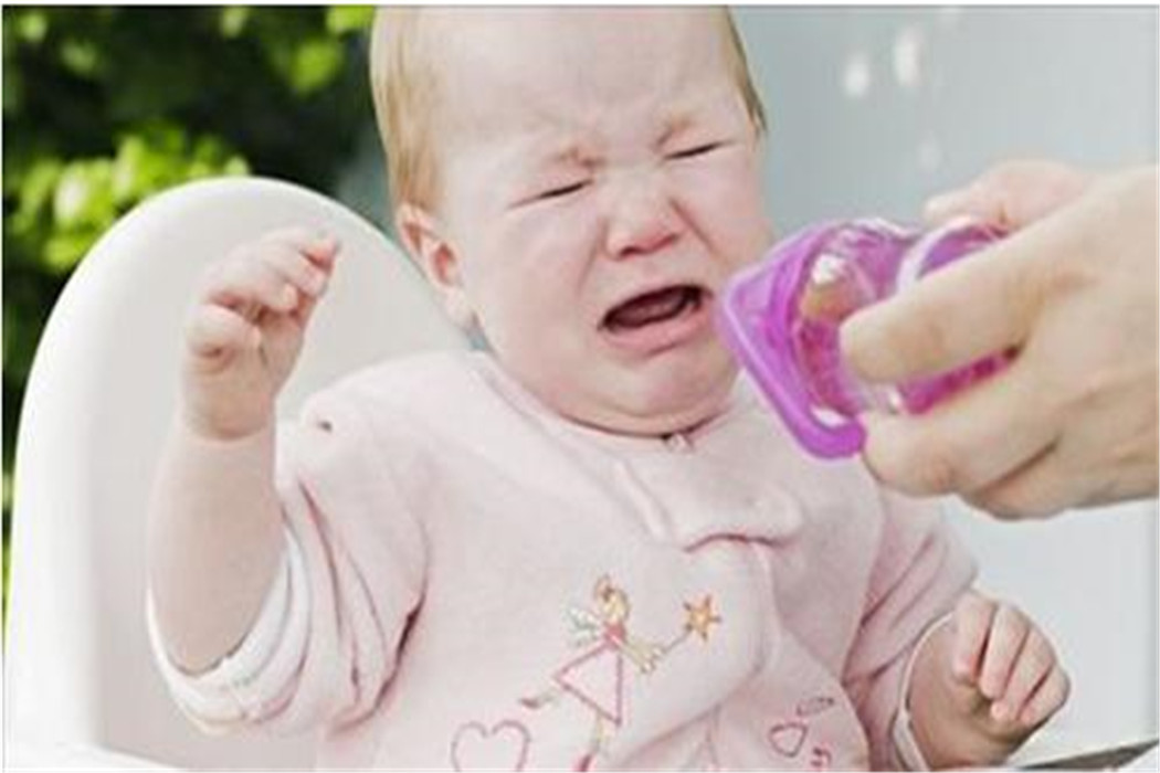 宝宝进入“厌奶期”,爸妈应该如何应对?这几点需注意