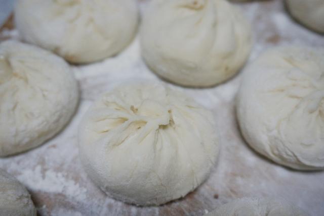 刘大姐经营乔馋大包子店，一天卖2000万个包子，一跃成为亿元大姐