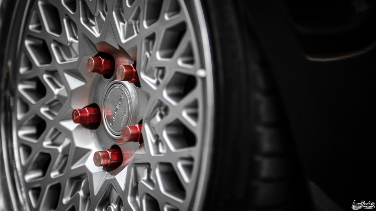 花15万买辆车,花5万买一辆宝马再加5万改装一下