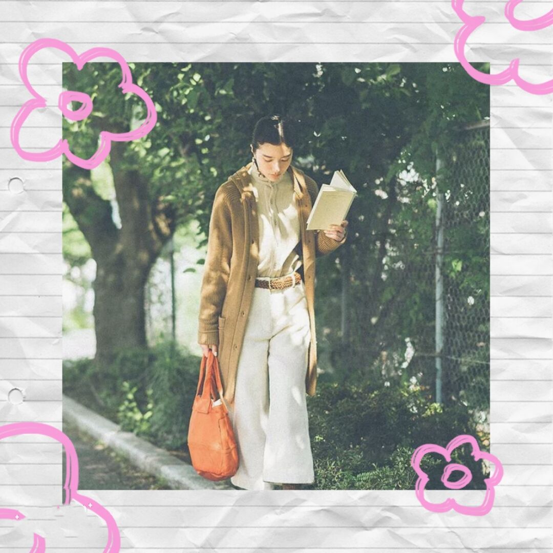 黑色和深咖色哪种颜色适合秋冬穿,浅的奶茶色在冬天里穿颇显氛围感