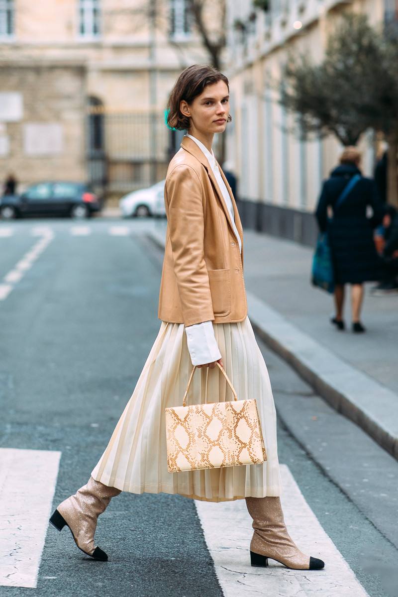 又胖又高的女孩怎么穿衣服显瘦,下身胖的女人怎么搭配衣服好看