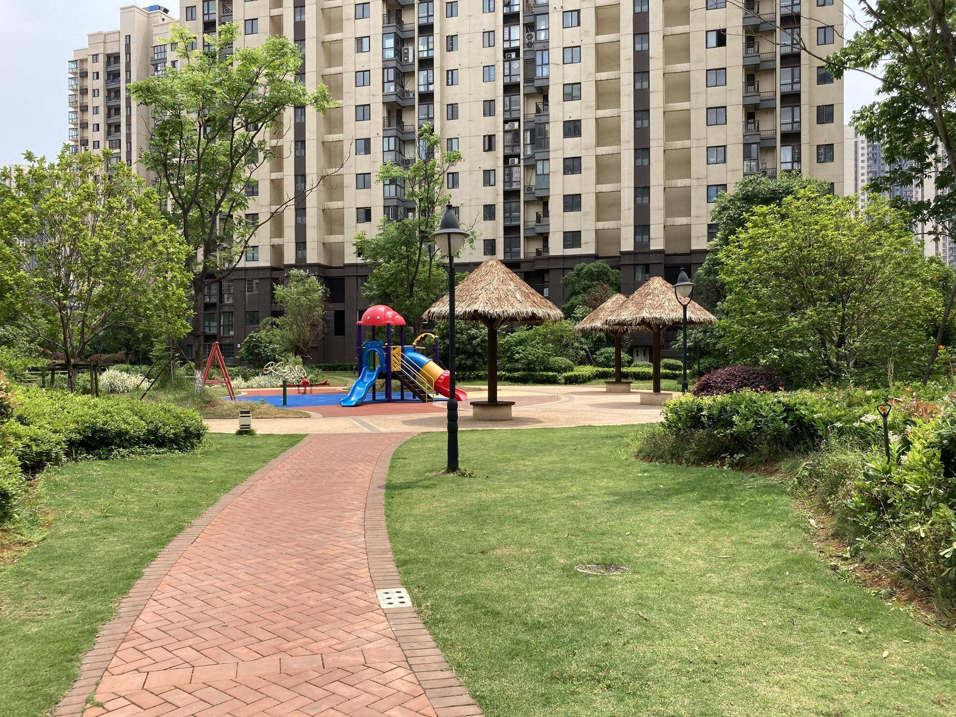 iphonese最新代测评,新一代iphonese4月发布