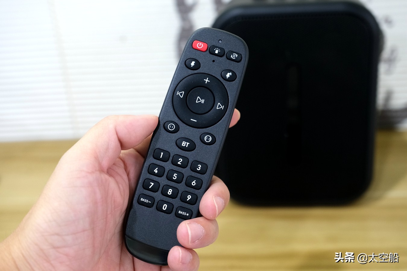 艾特铭客m18和a90哪个好,艾特铭客m18蓝牙k歌音响