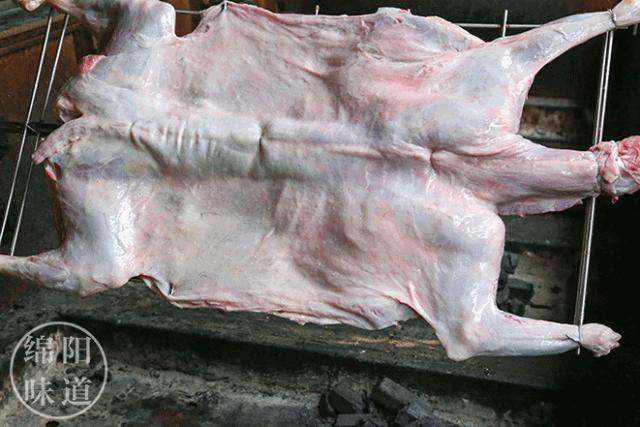 吃一只烤全羊,吃一只羊送一只羊