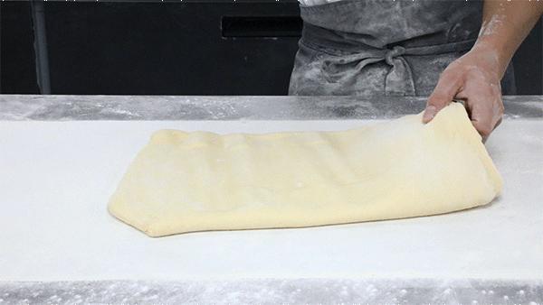 挨打4小时才能吃到的*力暴**吐司店空降太原！开业免费吃