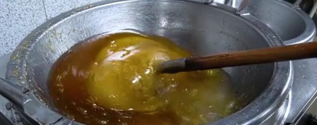 小伙放弃城里打工回老家摆摊创业,小伙放弃城里打工回老家做生意