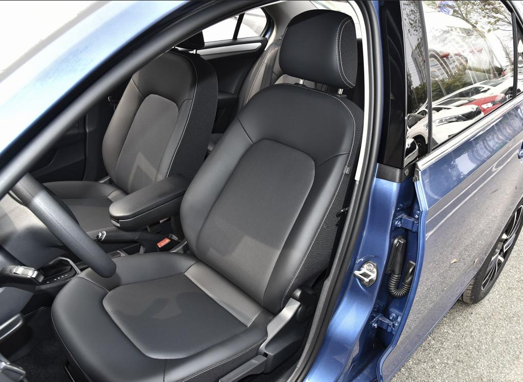 空间小的车值得买吗,空间大点价格10万的车