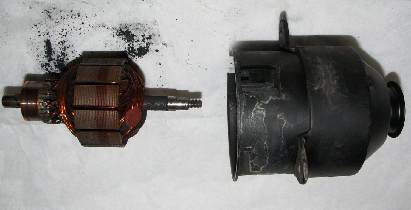 轿车散热风扇不转导致开锅,汽车散热器开锅怎么解决