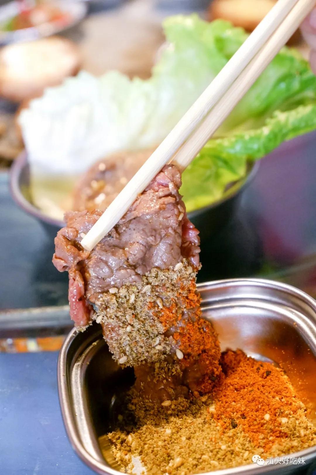 汕头shou家「油桶烤肉」，在桶上吃