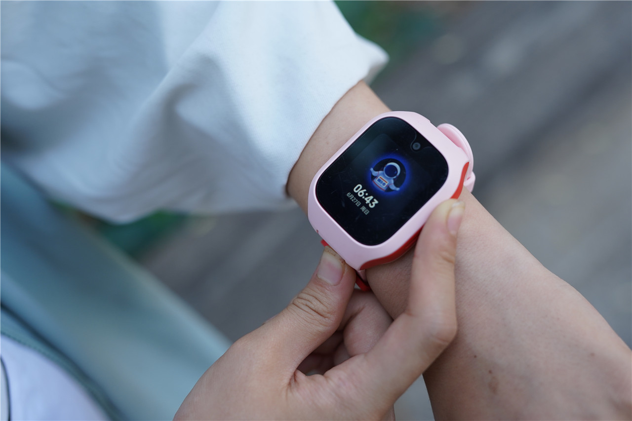 米兔儿童电话手表5c定位要流量,米兔儿童电话手表5c的隐藏功能