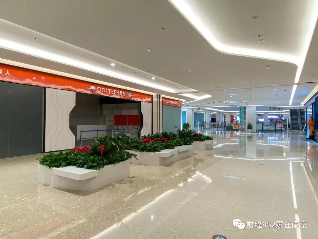 从千呼万唤到稀稀拉拉,南京南站商业一开业就入秋?