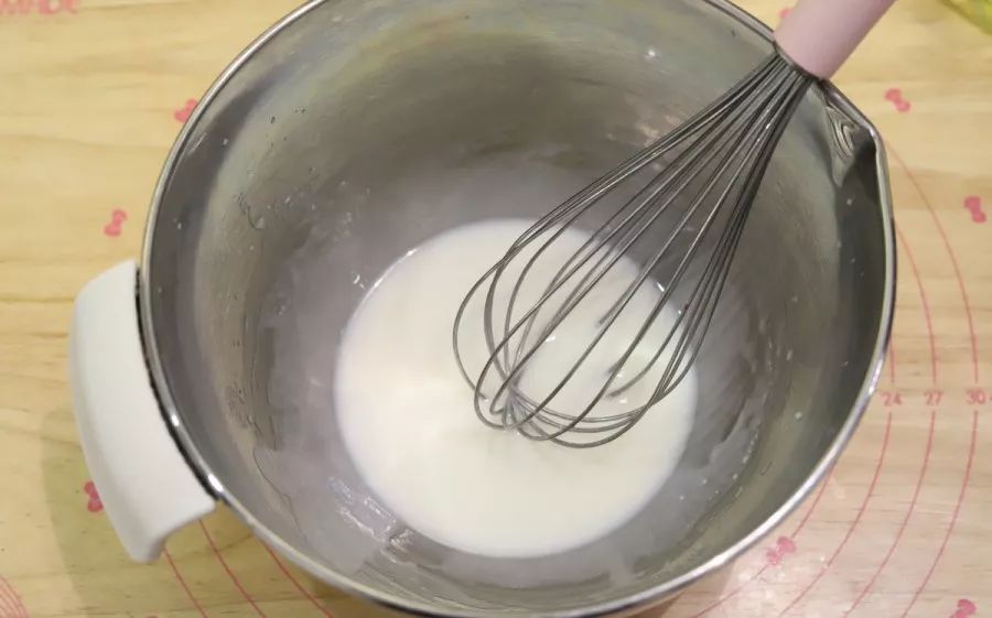 生日蛋糕简单不用烤箱,又简单又漂亮不用烤箱的生日蛋糕