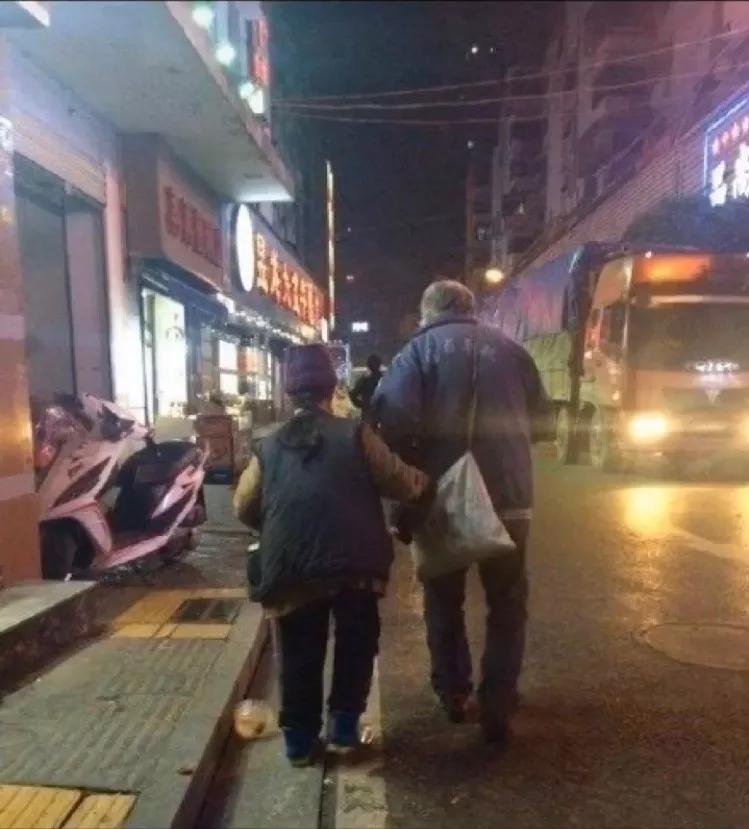 2019暖心故事:生活再苦,人间值得