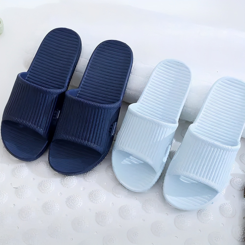 情侣大床房还是双人床,情侣住酒店该不该住大床房