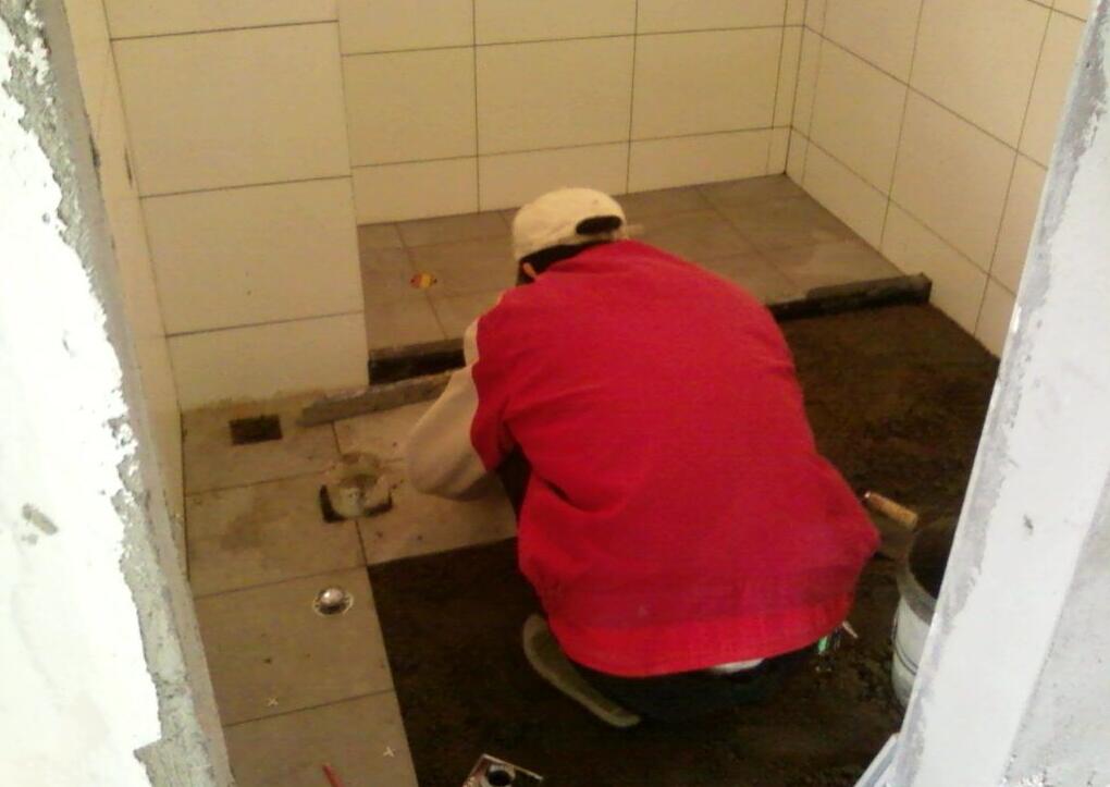 卫生间堵塞水从地漏漏出来怎么办,浴室地漏下水慢妙招