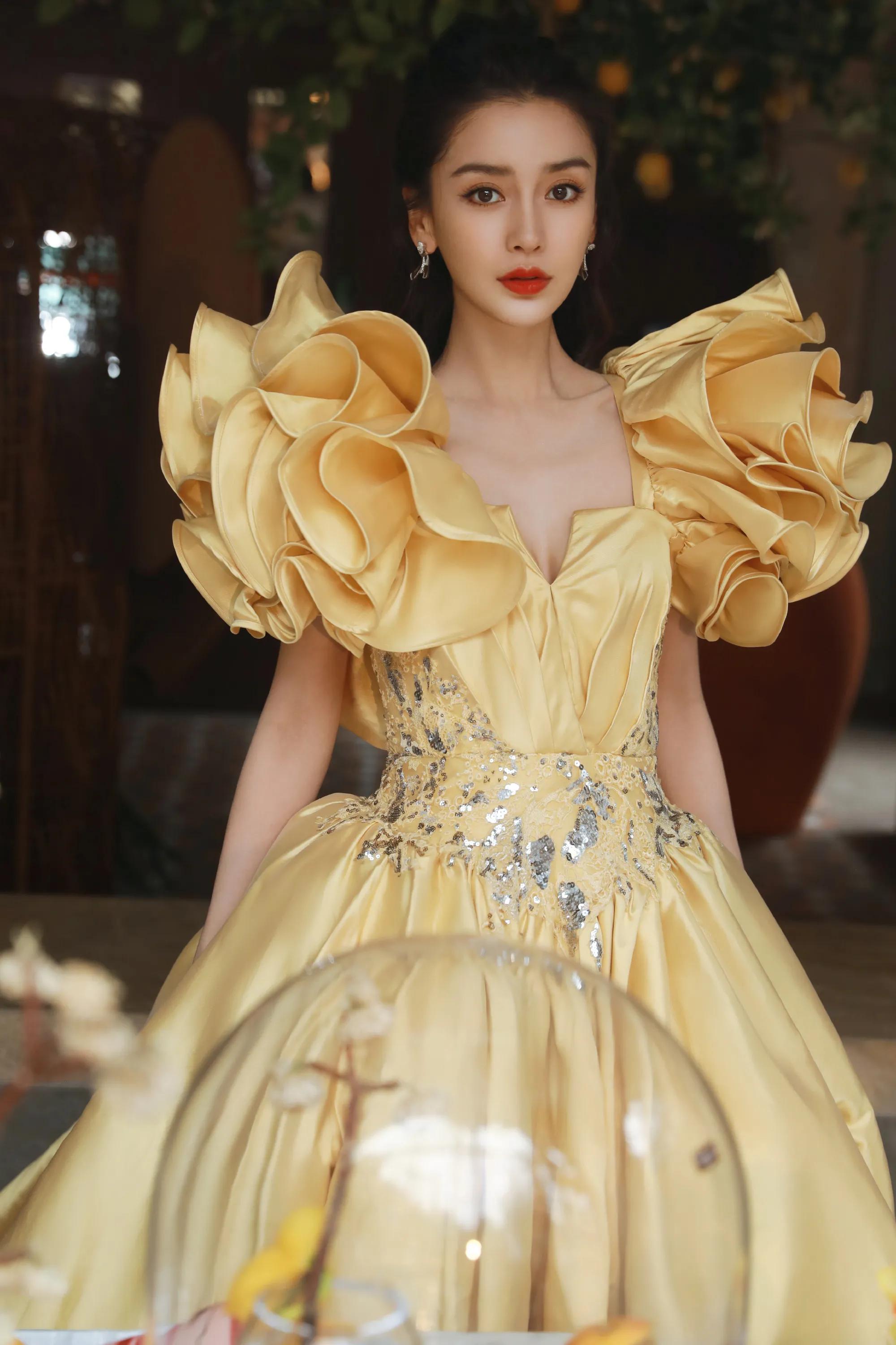 “嫩模皇后”杨颖的升级打怪史,小说都不敢这么写