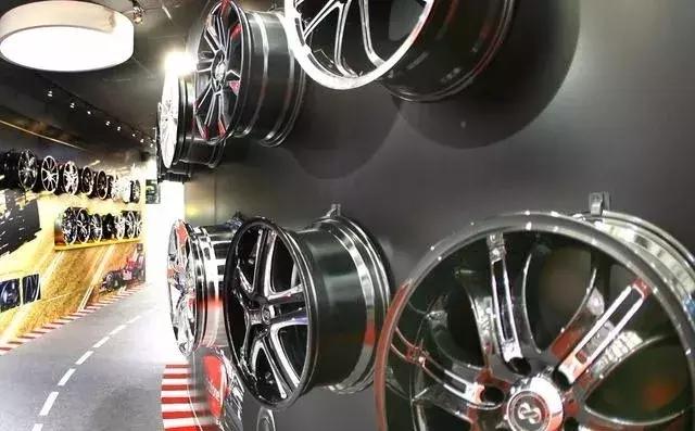 改装轮毂颜色搭配 (如何选择适合自己车的轮圈)