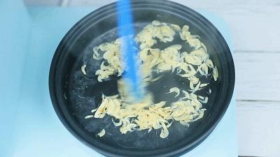 辅食加了土豆泥给宝宝吃几勺,辅食里加点它拌一拌