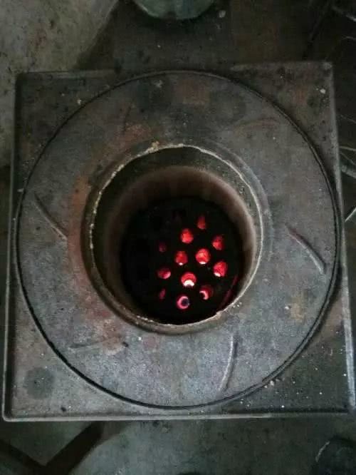 过去天津家庭的暖冬神器被网友戏称“核反应堆”