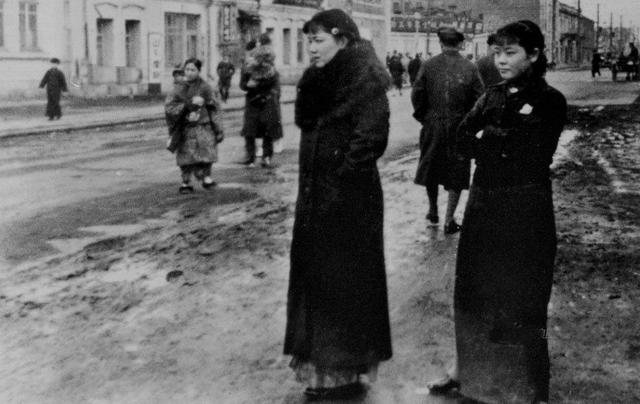 新中国成立之初：封闭*院妓**，改造*女妓**实况