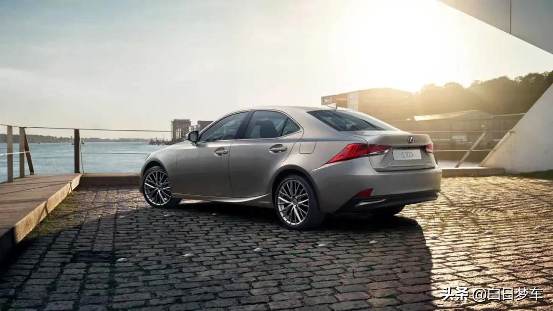 全新一代雷克萨斯is300,2022款雷克萨斯is官图发布